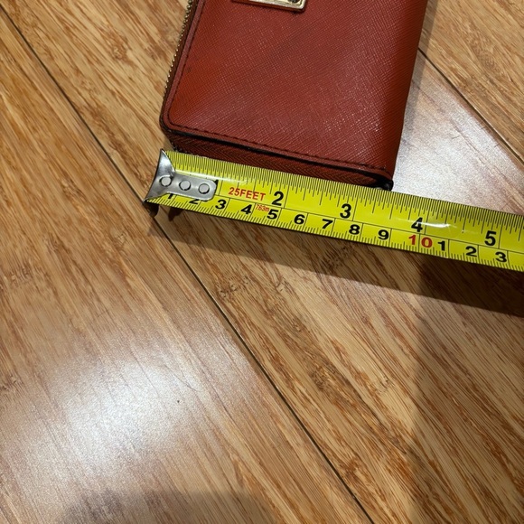 Michael Kors Red Medium Large Zip Wallet - Picture 4 of 9